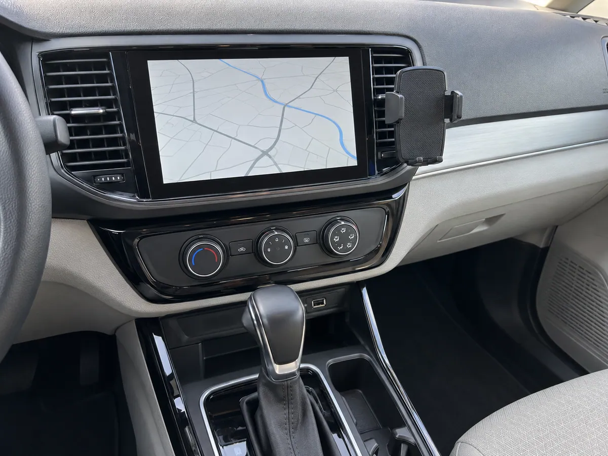 Mitsubishi Xpander 2024 · 실내 화면