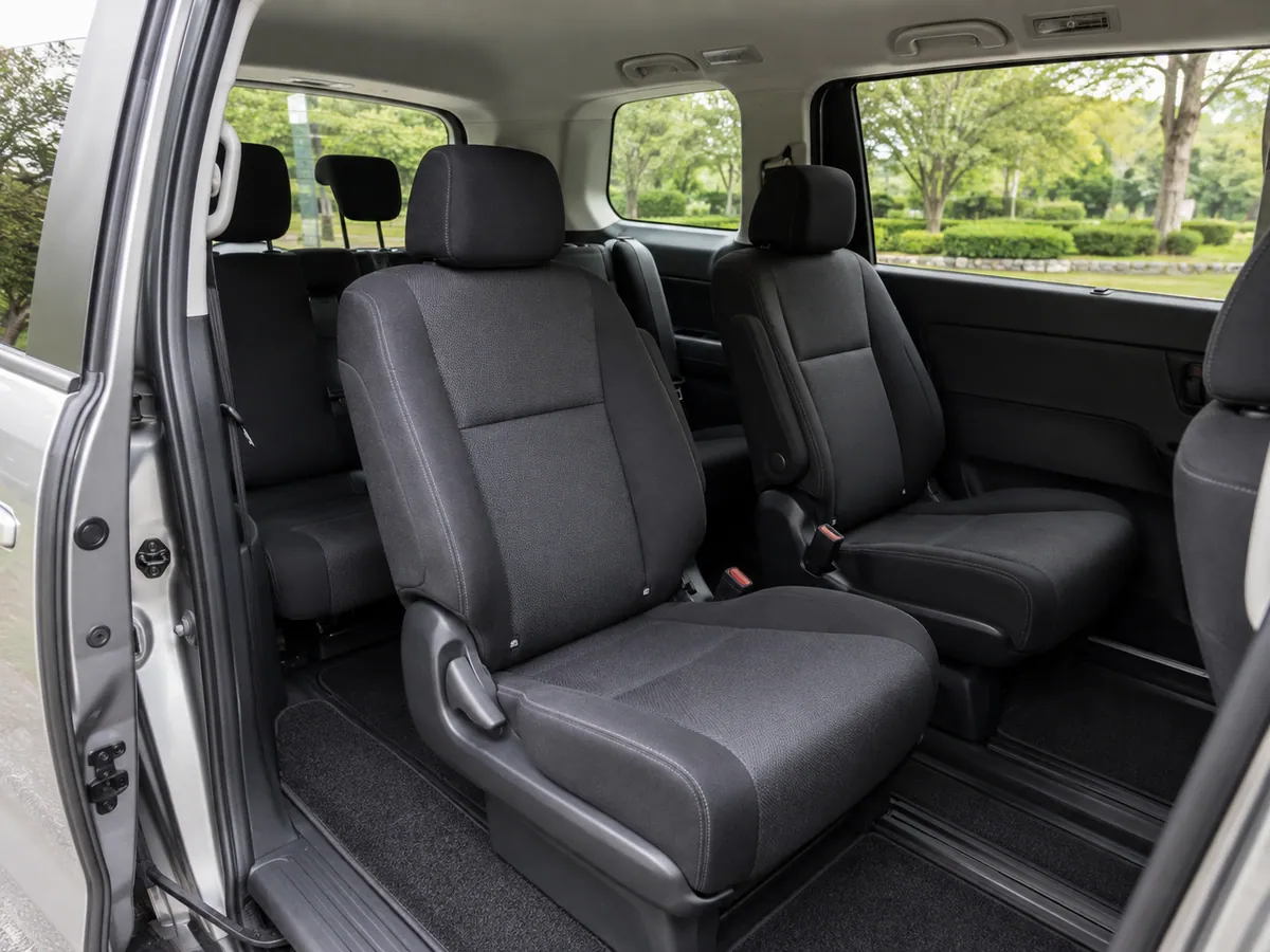 Mitsubishi Xpander 2024 · 뒷좌석